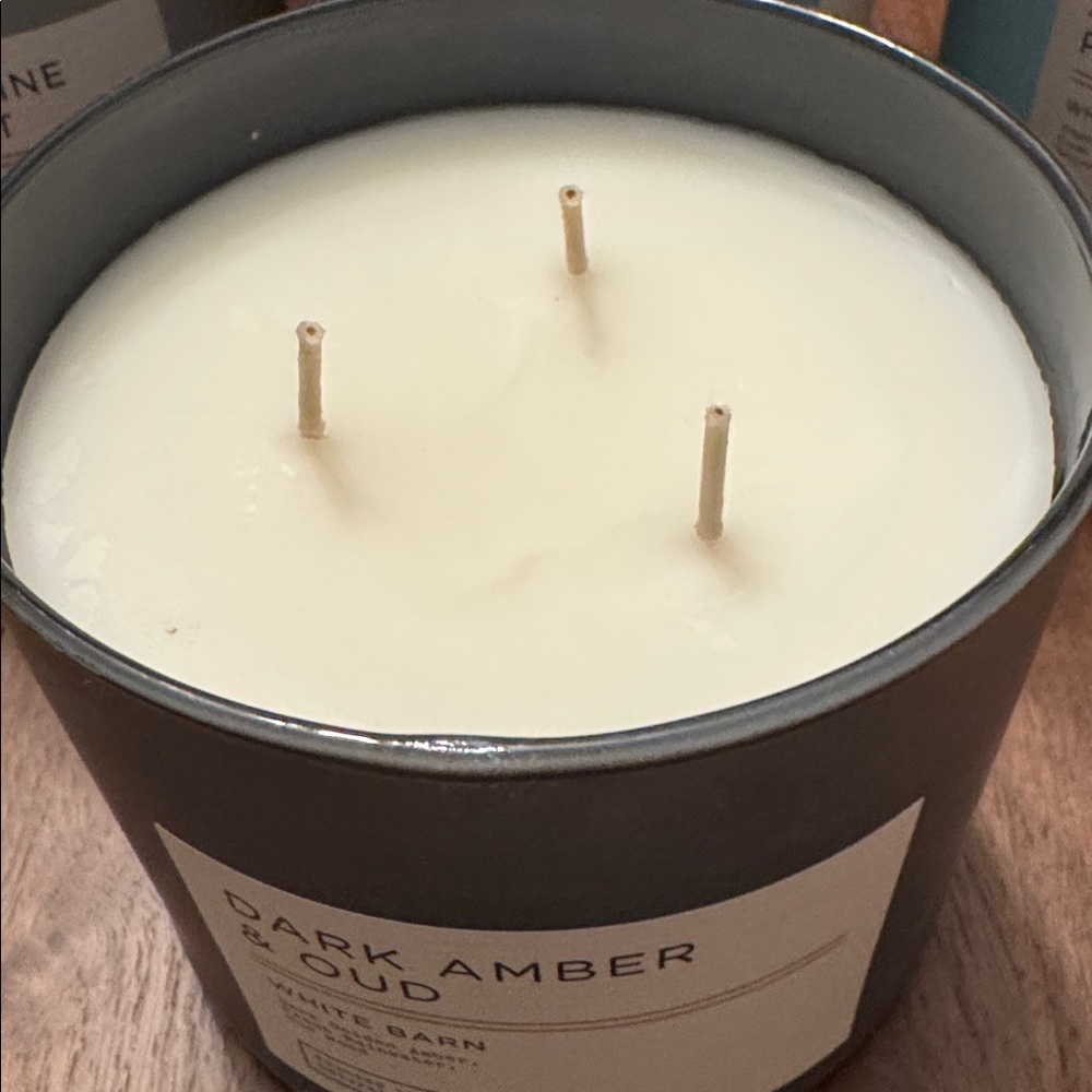 BBW / White Barn New 3-Wick Candle, Dark Amber & Oud - Discontinued - Picture 2 of 5